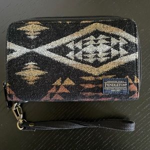 Pendleton Smartphone Wallet / Wristlet